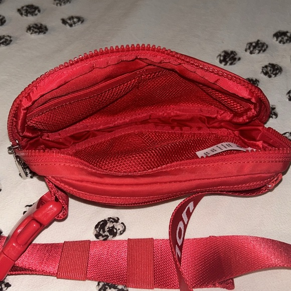 Lululemon Belt Bag - Picture 4 of 4